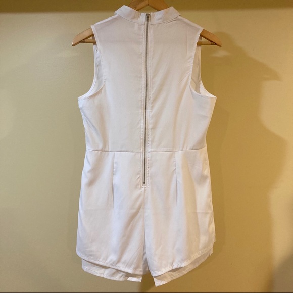 Layered Back Zip Plunging V Neck Choker Romper White - Picture 4 of 4